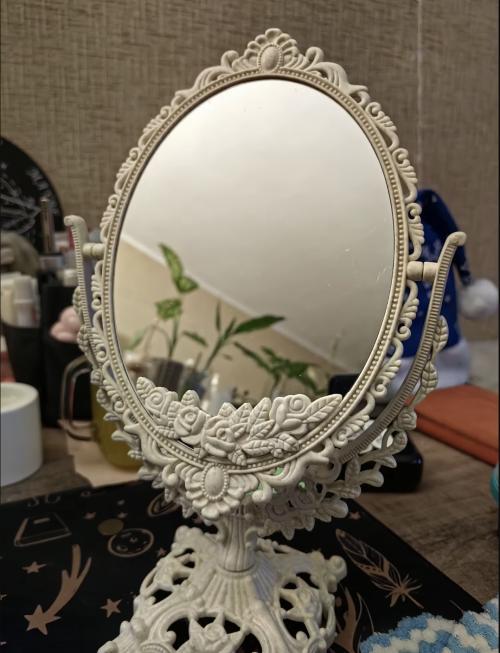 Timeless Reflections™ - Vintage Tvättställsspegel