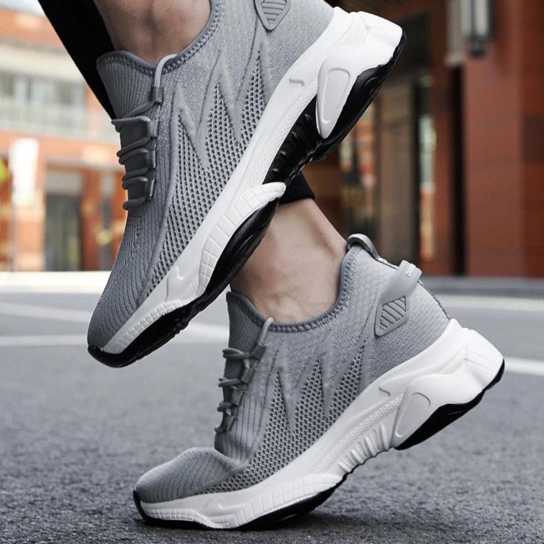 Sneakers I Mesh Som Andas Och Ger Okad Höjd