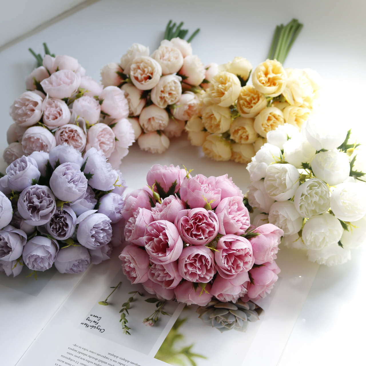 Chic konstgjord blombukett (1 + 1 GRATIS)