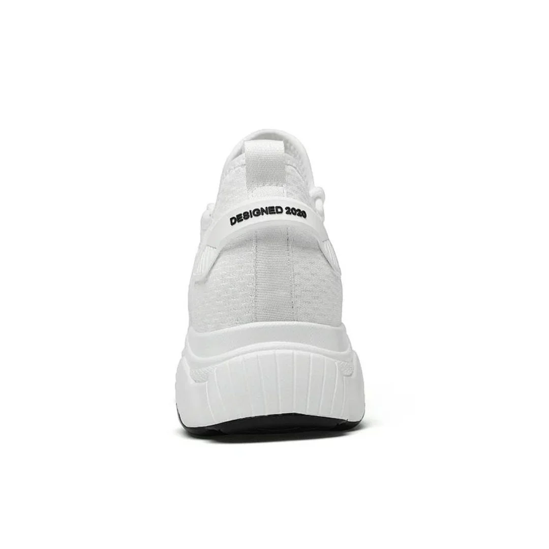 Sneakers I Mesh Som Andas Och Ger Okad Höjd