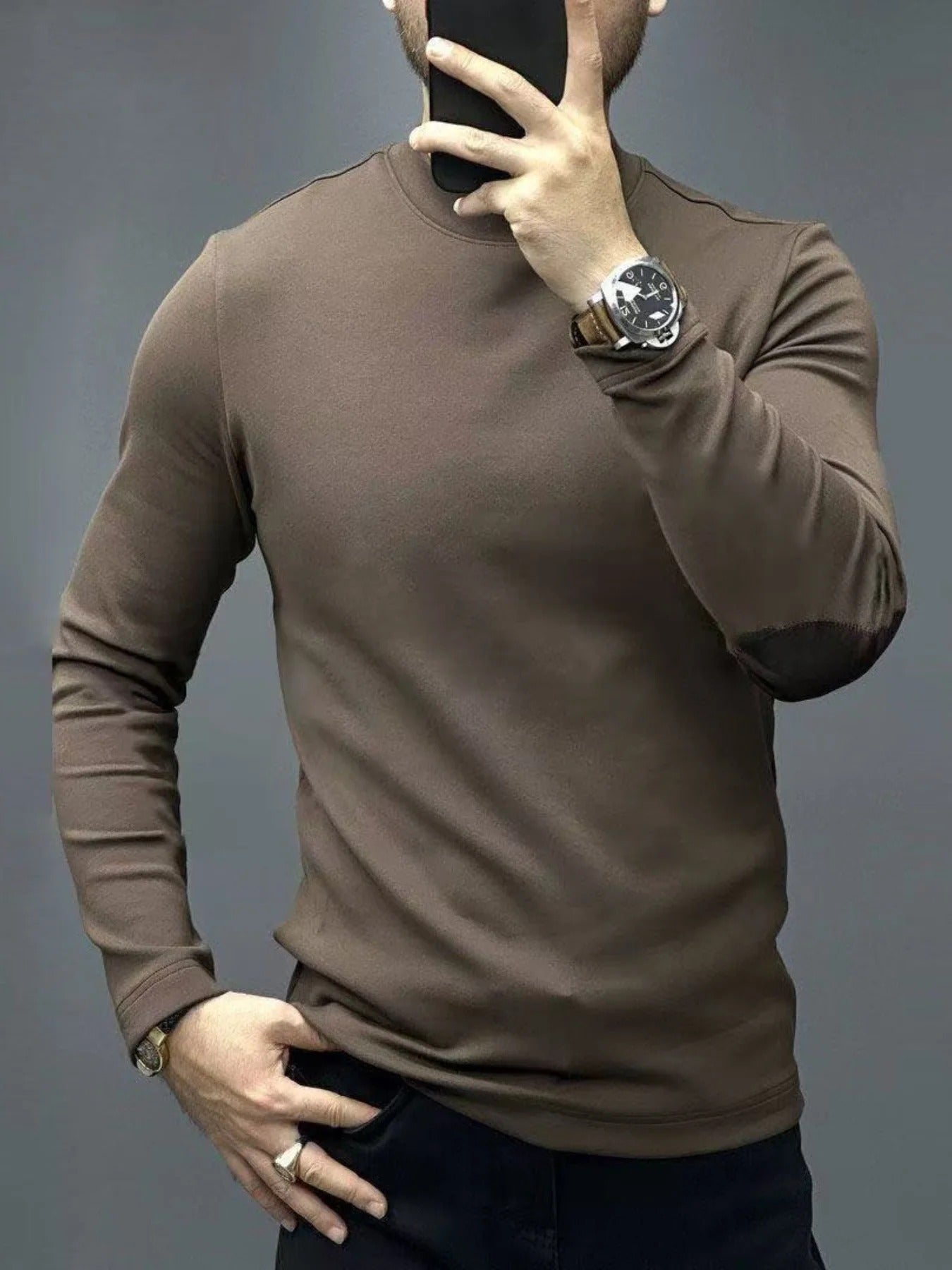 Figurnära Pullover