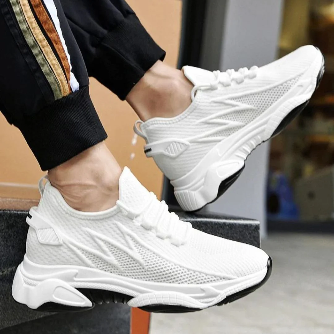 Sneakers I Mesh Som Andas Och Ger Okad Höjd