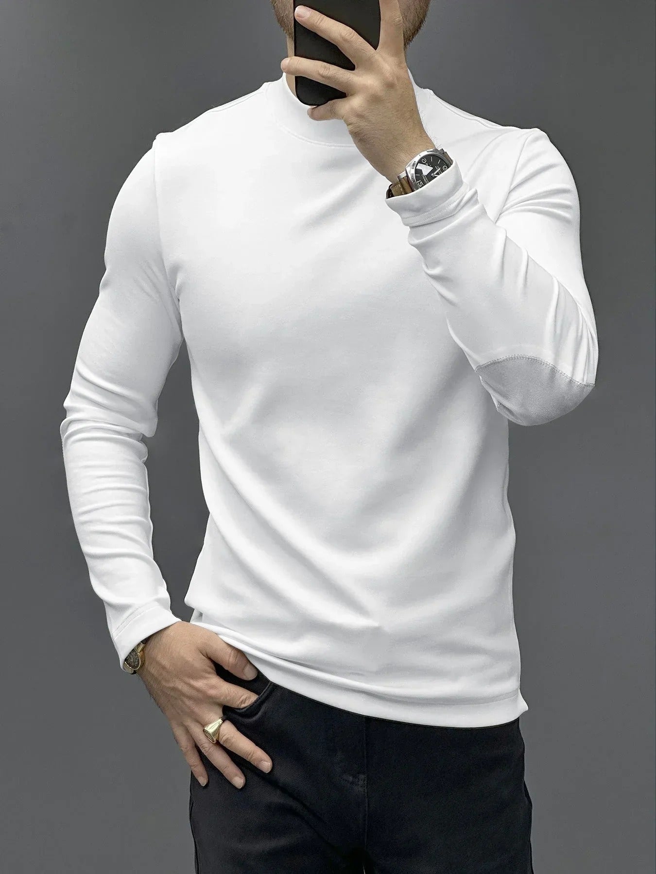 Figurnära Pullover