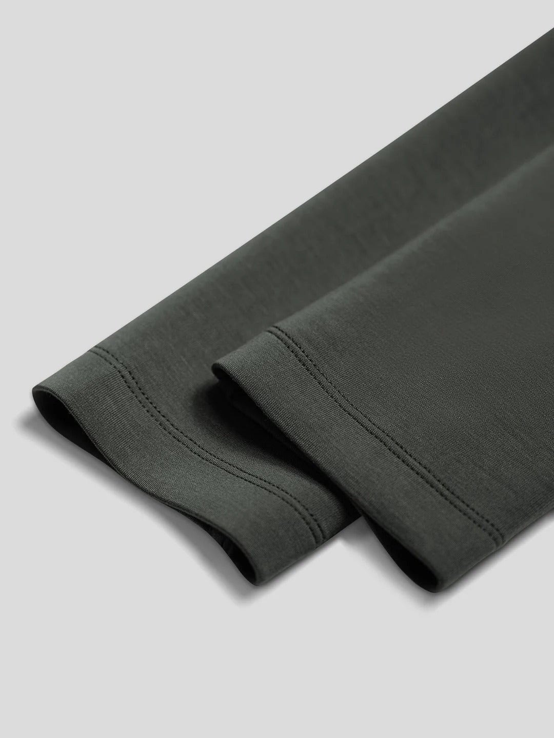 Figurnära Pullover
