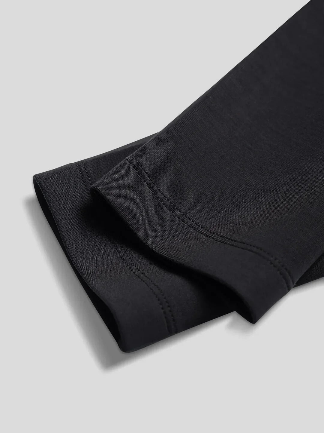 Figurnära Pullover