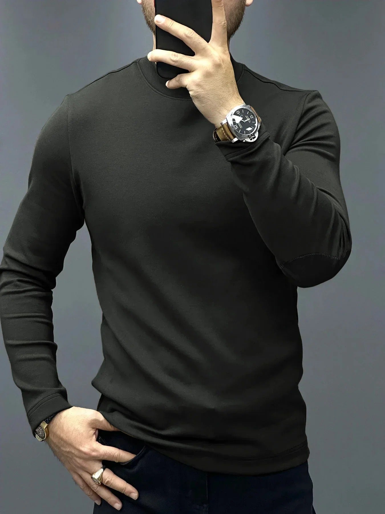 Figurnära Pullover