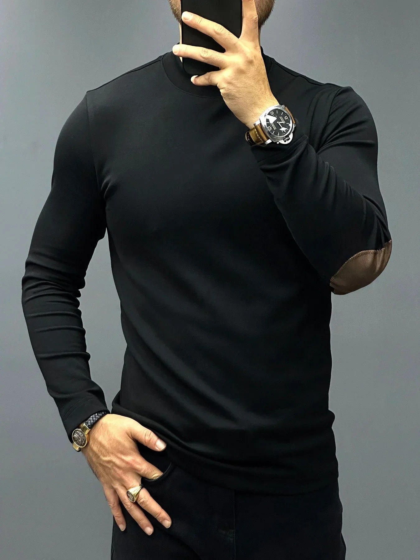 Figurnära Pullover