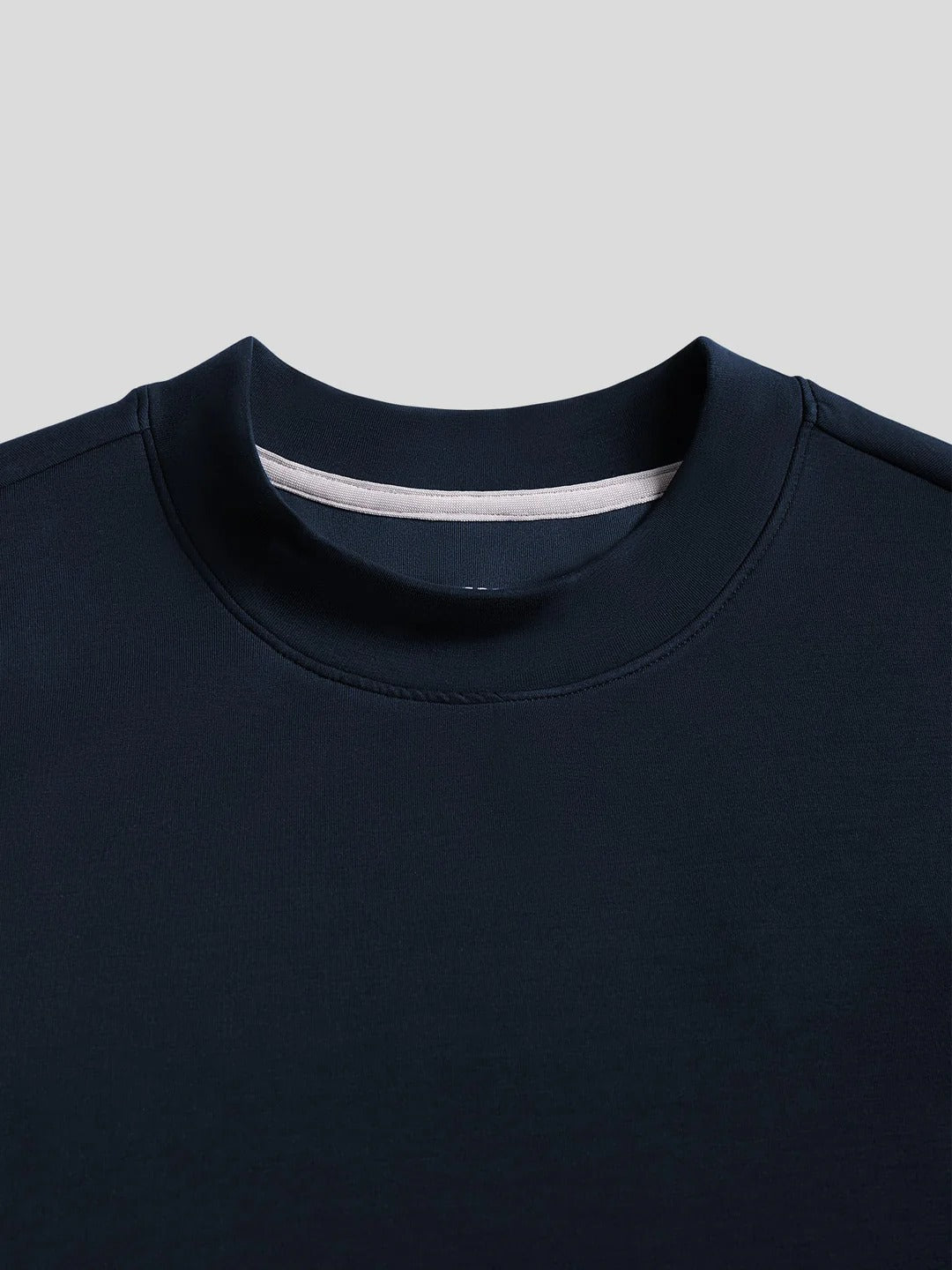 Figurnära Pullover