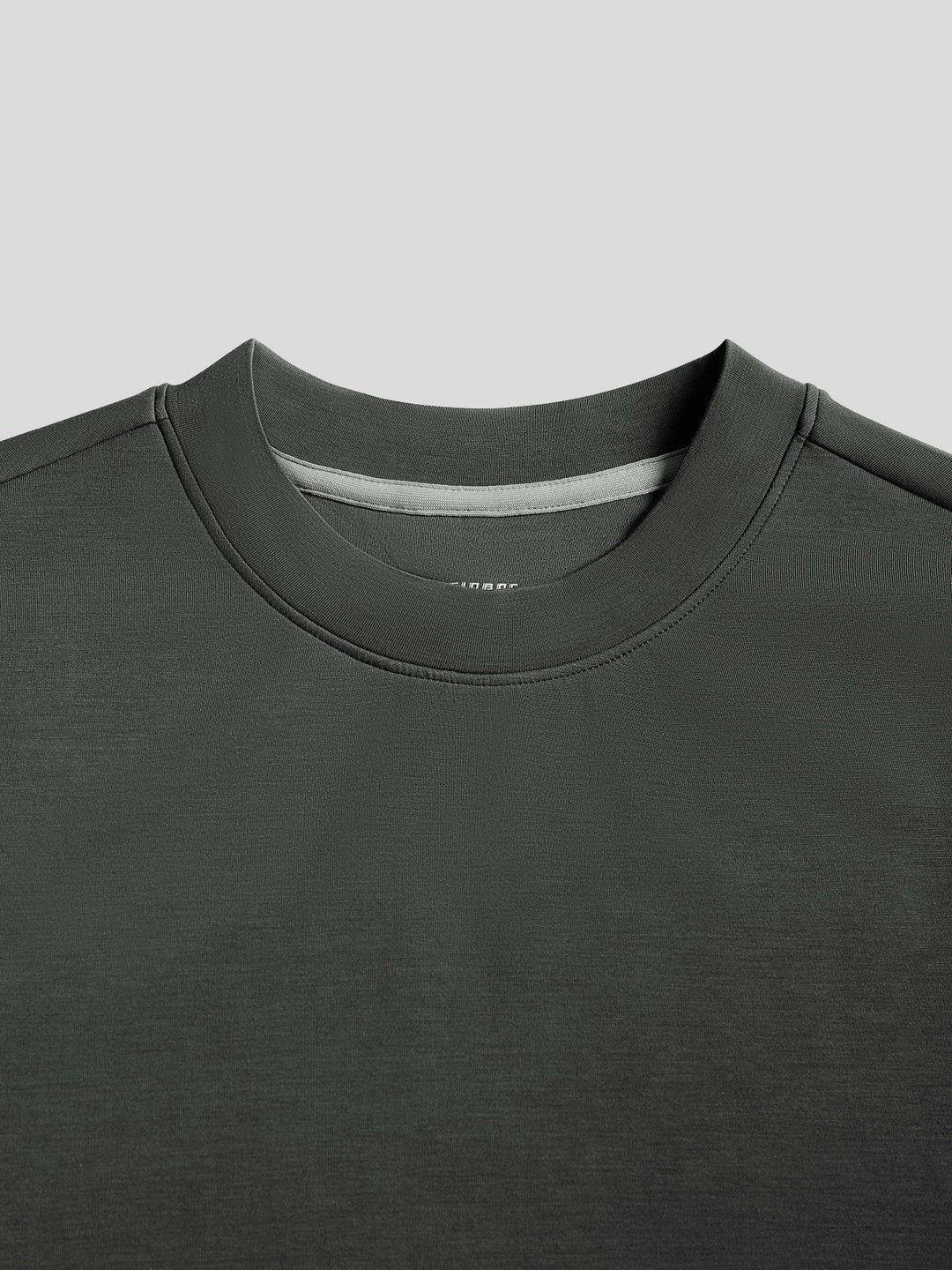 Figurnära Pullover