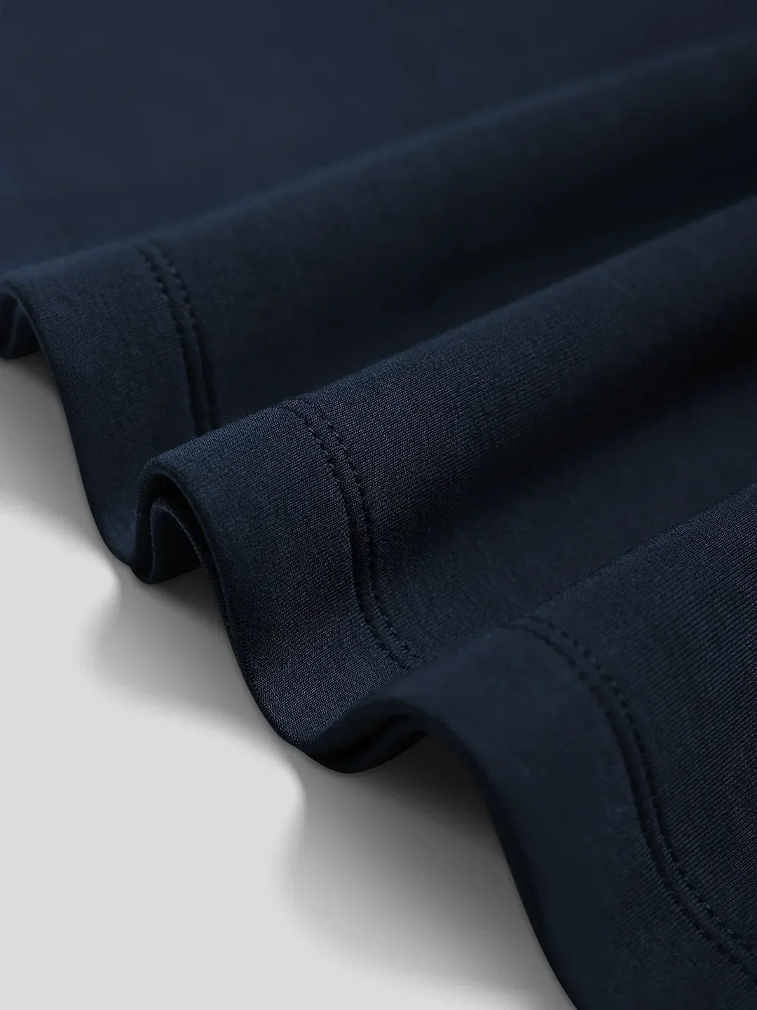 Figurnära Pullover